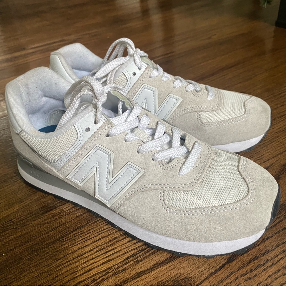 New Balance 574 Core Nimbus Cloud - Size 8.5 Women’s
